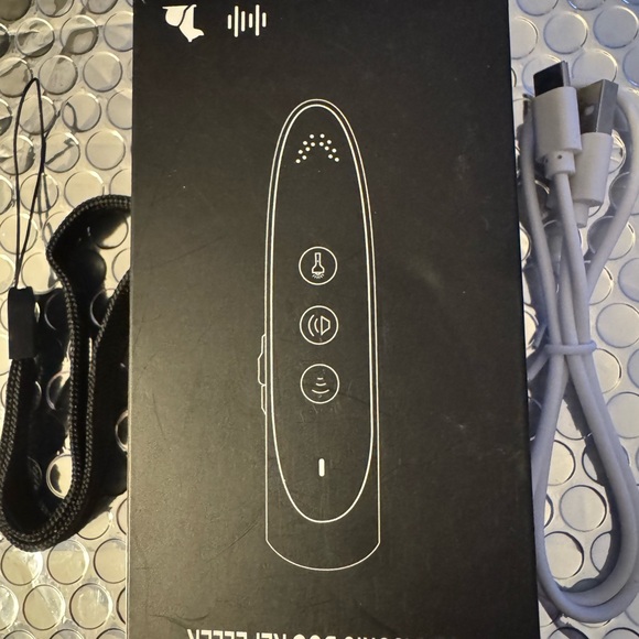 Ultrasonic dog repeller and trainer NWT in Box - Picture 2 of 5